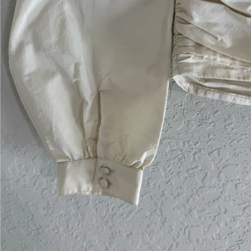 Aritzia Sunday Best Cream Giselle Petal Cropped Top Size 4 - Picture 2 of 13